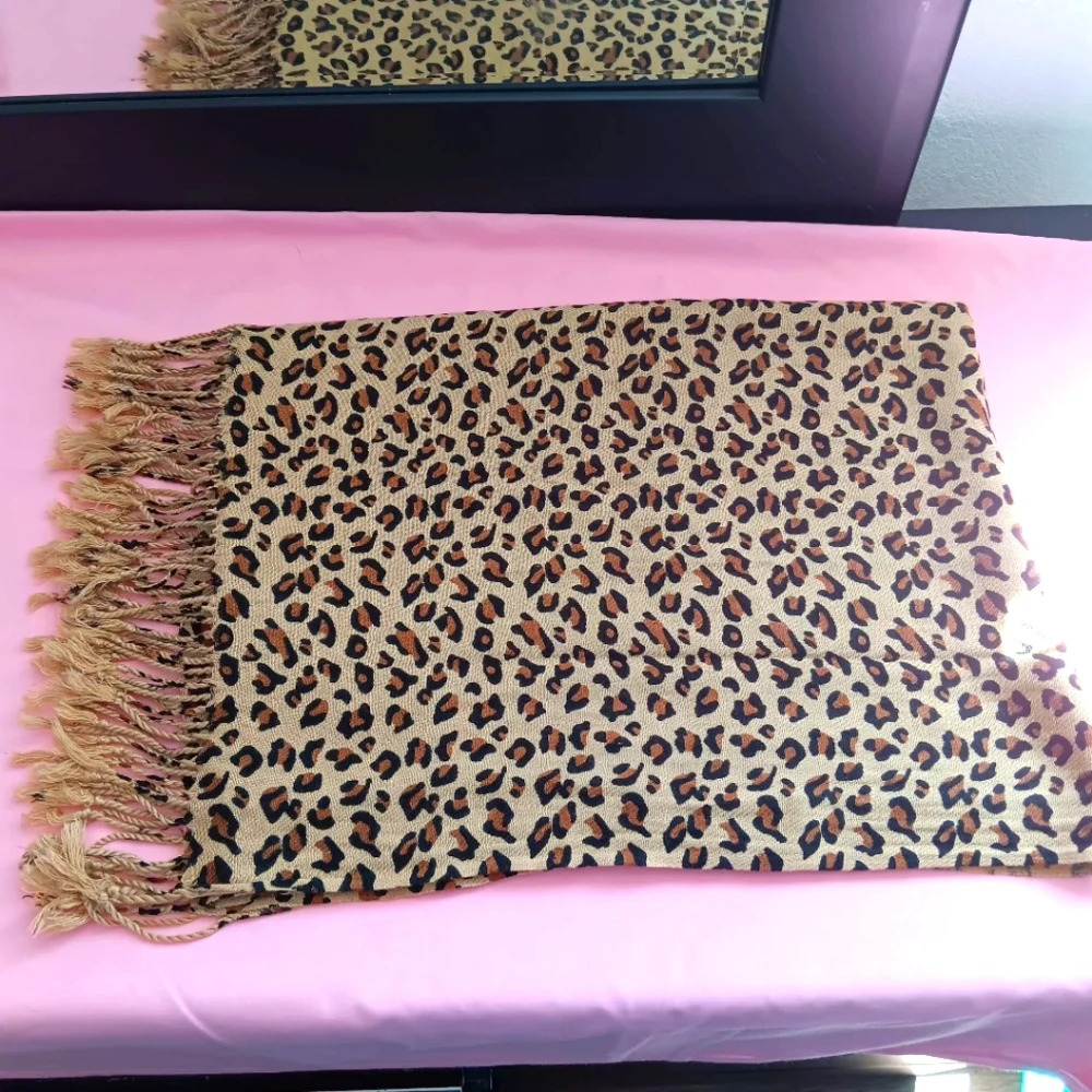 NWT Animal print scarf Sarong Tassels Super Soft - Picture 6 of 6